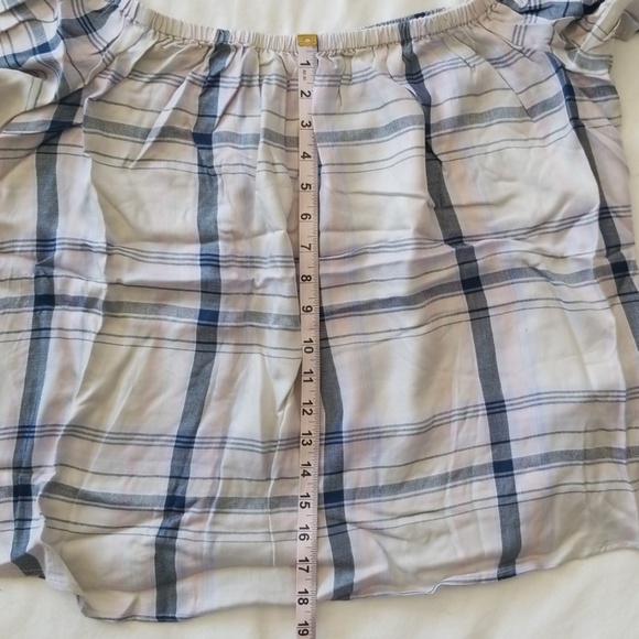 Express off shoulder flowy top - Picture 3 of 7